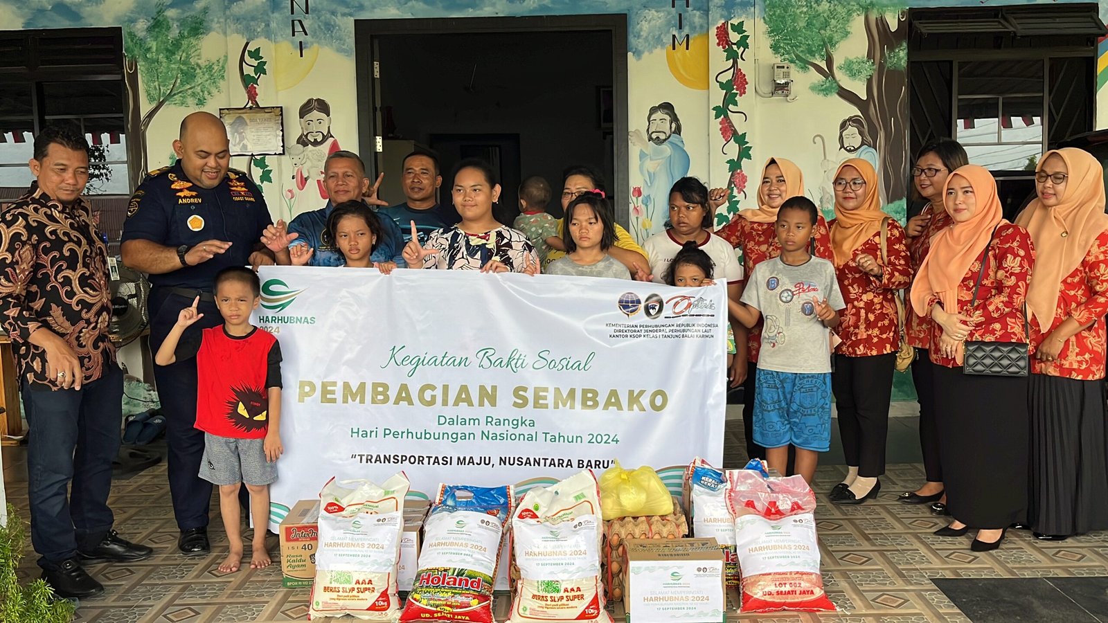 Peringati Harhubnas, KSOP Tanjungbalai Karimun Gelar Baksos