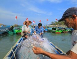 Kerja Tenang, Nelayan Terlindungi : PT Timah Fasilitasi Ribuan Nelayan Jadi Peserta BPJS Ketenagakerjaan