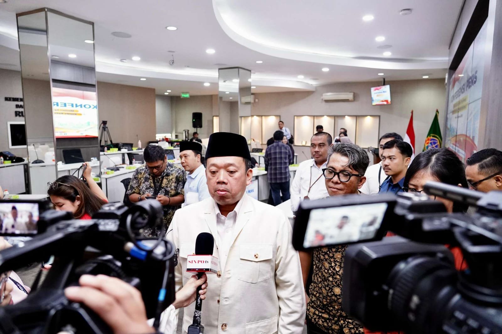 Menteri Nusron Minta Maaf dan Klarifikasi Soal Isu Kepemilikan Tanah oleh Negara