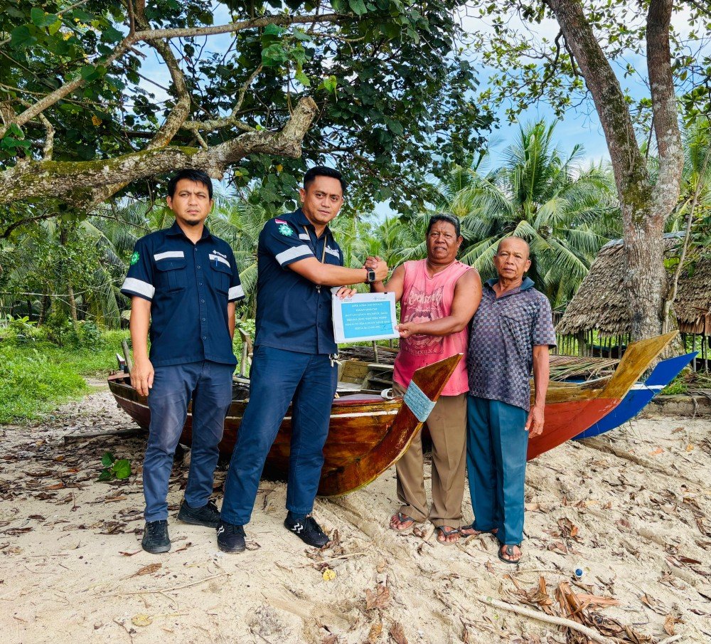 Tingkatkan Produktivitas Hasil Tangkapan Nelayan, PT Timah Serahkan Bantuan untuk Kelompok Samudera Pesisir di Kundur