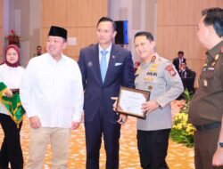 Menteri Nusron Berikan Penghargaan kepada 74 Pihak yang Berperan dalam Pencegahan Tindak Pidana Pertanahan Tahun 2025