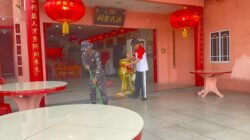 Menyambut Imlek 2577 Kongzili, Lanal TBK Gelar Bersih-Bersih Tempat Ibadah Vihara