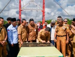 Bupati Karimun Resmikan Jembatan Tok Kenot, Penghubung Dua Desa di Kecamatan Belat