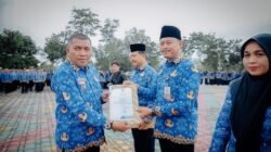 Wakil Bupati Karimun Serahkan Penghargaan Pengawasan Kearsipan Internal Tahun 2025