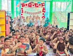Tumbuhkan Budaya Membaca Sejak Dini, Bunda Literasi Kabupaten Karimun Berikan Motivasi kepada Anak Sekolah Dasar